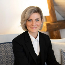 https://www.valbobegravningsbyra.se/wp-content/uploads/2025/05/Ida_webb.jpg
